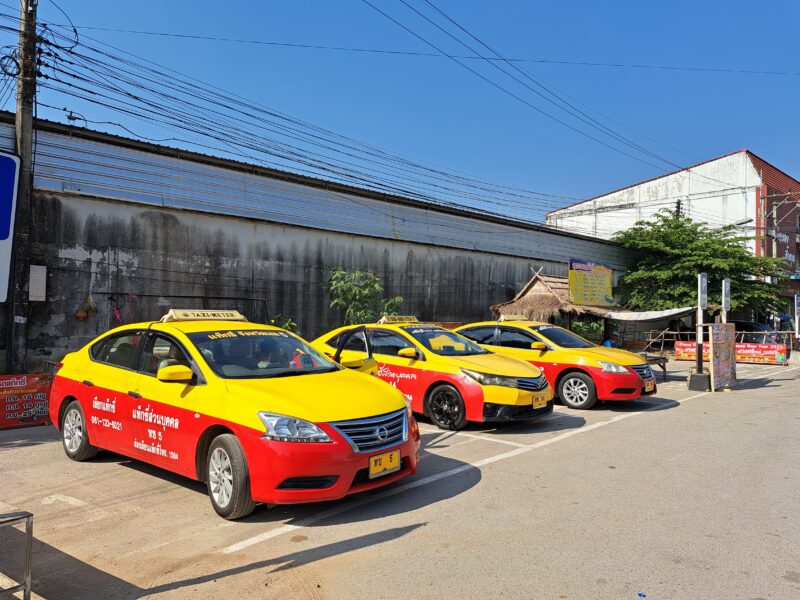 Vervoer in de Isaan 2 Metertaxi's © Bert Sitters