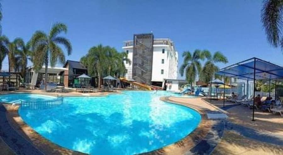 Provinciehoofdstad Bueng Kan 4 Het One Hotel heeft een riant zwembad