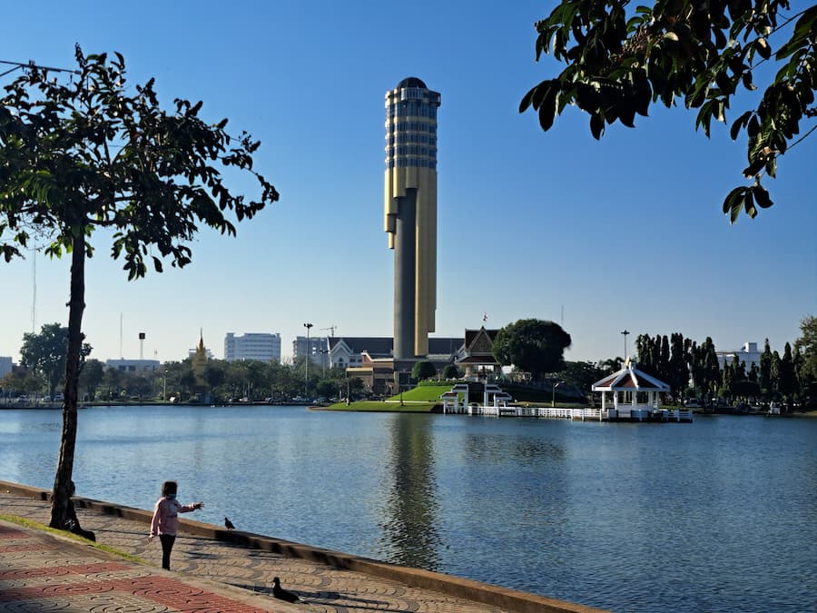 Zicht op de Roi Et Tower © Bert Sitters