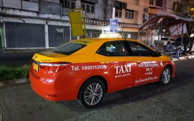 Metertaxi's vind je bij het busstation © Bert Sitters