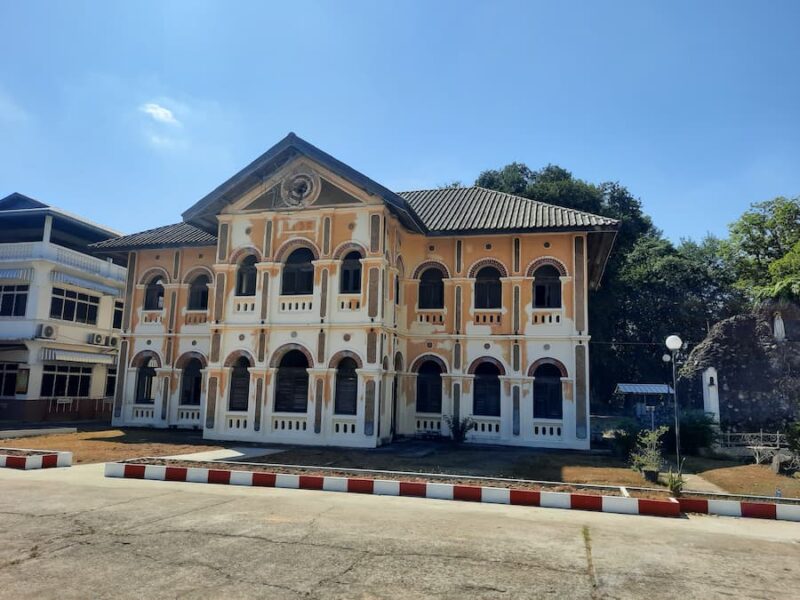 provinciehoofdstad Nakhon Phanom 8 The Old Govenor's resindence © Bert Sitters