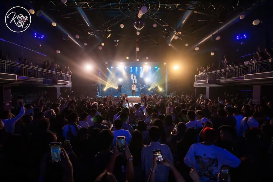 Provinciehoofdstad Maha Sarakham 9 De club voor jong en trendy © KeawKant