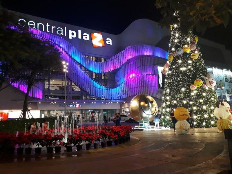 Udon Thani provinciehoofdstad 27 Central Plaza in Ubon Thani in Kerstsfeer © Bert Sitters