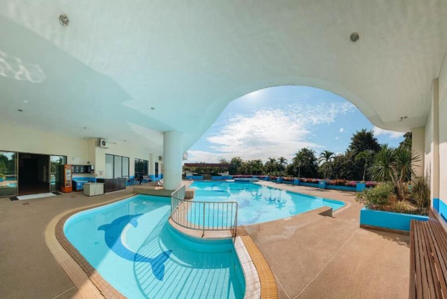 Provinciehoofdstad Loei 9 Riant zwembad © Loei Palace Hotel