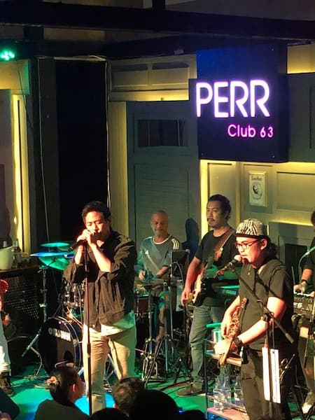 Udon Thani provinciehoofdstad 30 Live muziek in Perr Club 63 © Perr Club 63