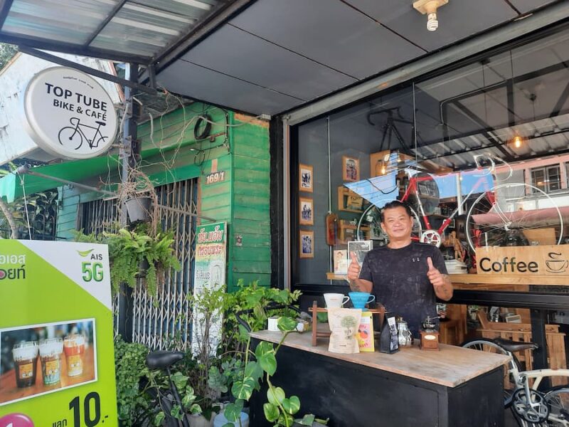 Ubon Ratchathani provinciehoofdstad 18 Fietscafé in Ubon Ratchathani © Bert Sitters