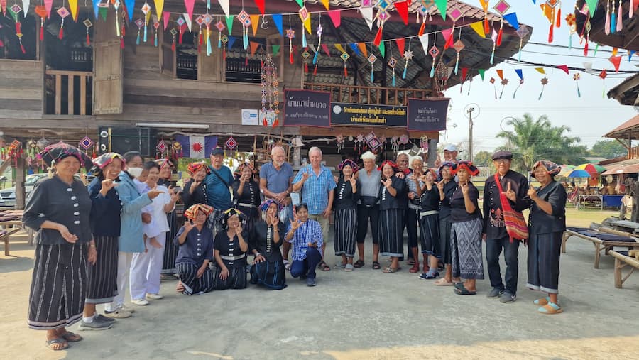 bezoek-aan-ta-dam-cultureel-dorp-©-bussaya 