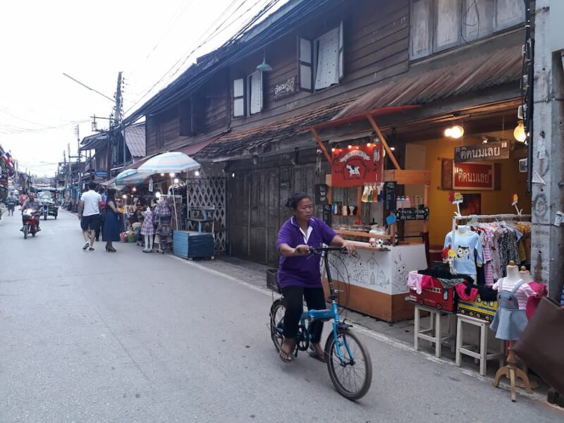 Chiang Khan, pareltje aan de Mekong 2 overdag is het rustig in de Walking Street © Bert Sitters
