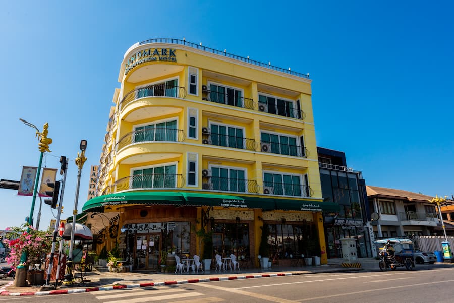 provinciehoofdstad Nakhon Phanom 20 Hotel aan de Mekong tegenover de Naga © Bert Sitters