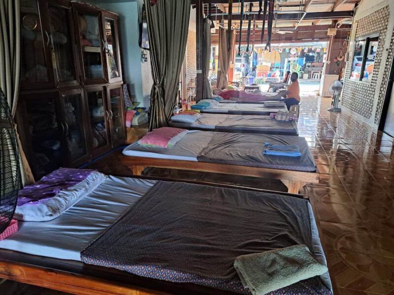 Chiang Khan, pareltje aan de Mekong 12 Traditionele massage © Bert Sitters