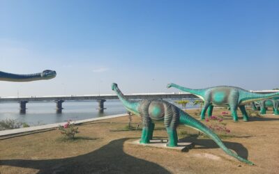 Thesuda Bridge de enige verbindinfg over het uitgestrekte Lam Pao Lam stuwmeer © Bert Sitters