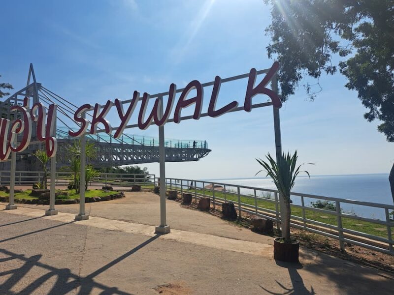 Het zuiden van de provincie Nong Bua Lamphu 3 Skywalk aan het Ubolratana meer © Bert Sitters