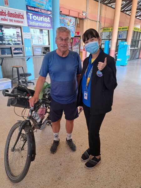 Ubon Ratchathani provinciehoofdstad 26 De toeristeninformatie op het busstation is niet altijd open © Bert Sitters