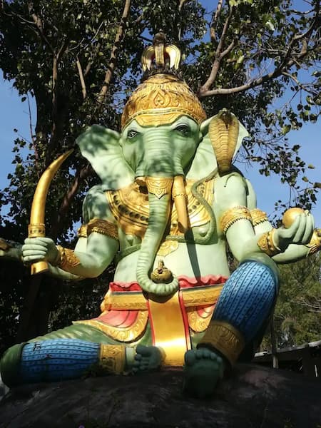Chi River in Roi Et 4 Ganesh de god met het olifantenhoofd © Bert Sitters