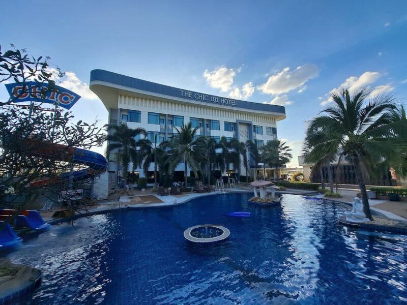 Chi River in Roi Et 6 Chic Hotel, riant hotel met groot zwembad © Bert Sitters