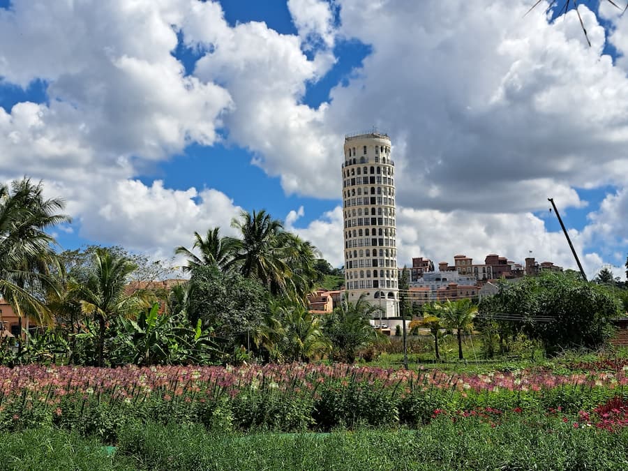 De Thaise versie van de Toren van Pisa © Bert Sitters