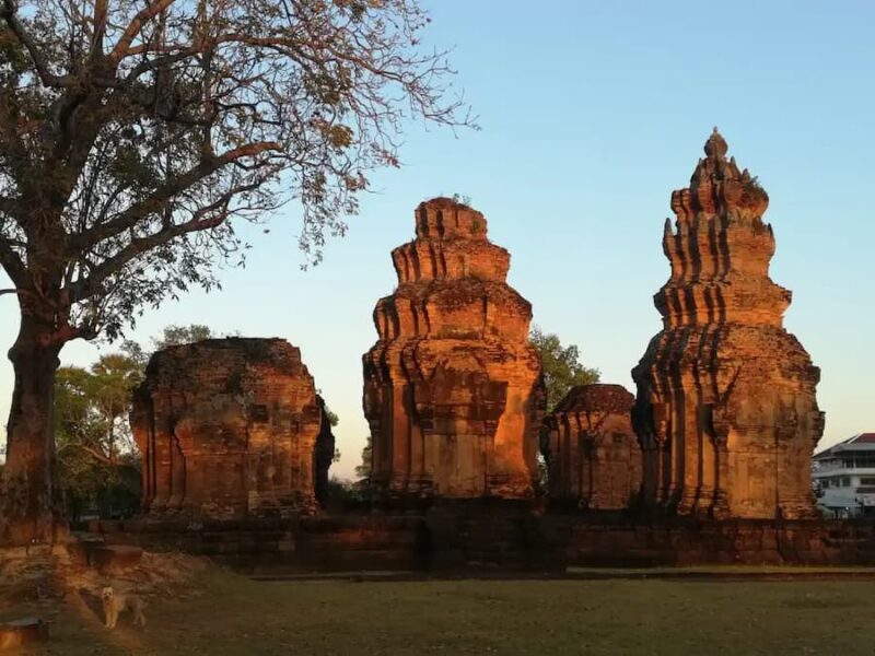 Surin provinciehoofdstad, olifanten en zijde 17 Prasat Sikhorahum © Frank van Rijn