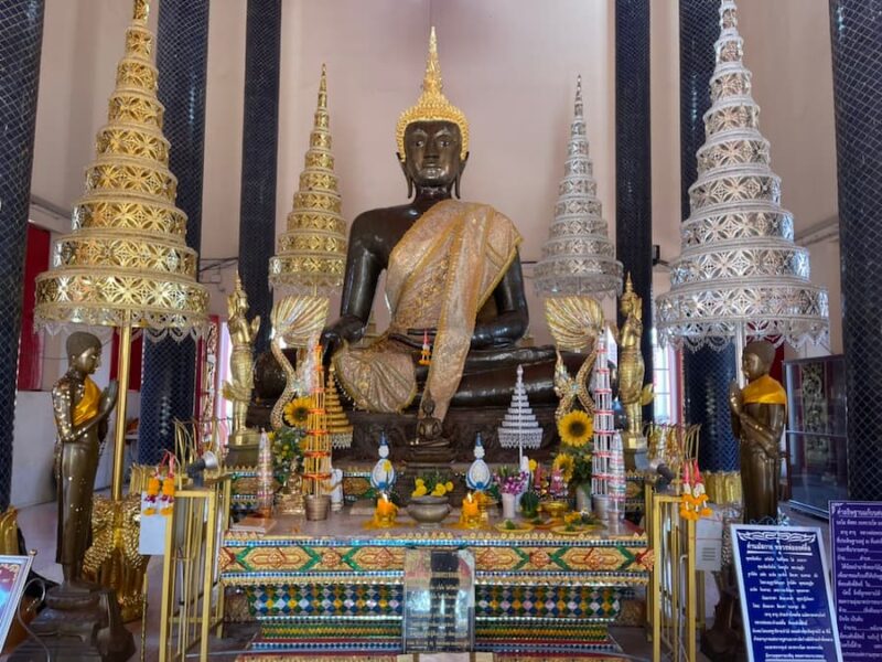 Het grootste Boeddhabeeld van de provincie Nong Khai © Bert Sitters