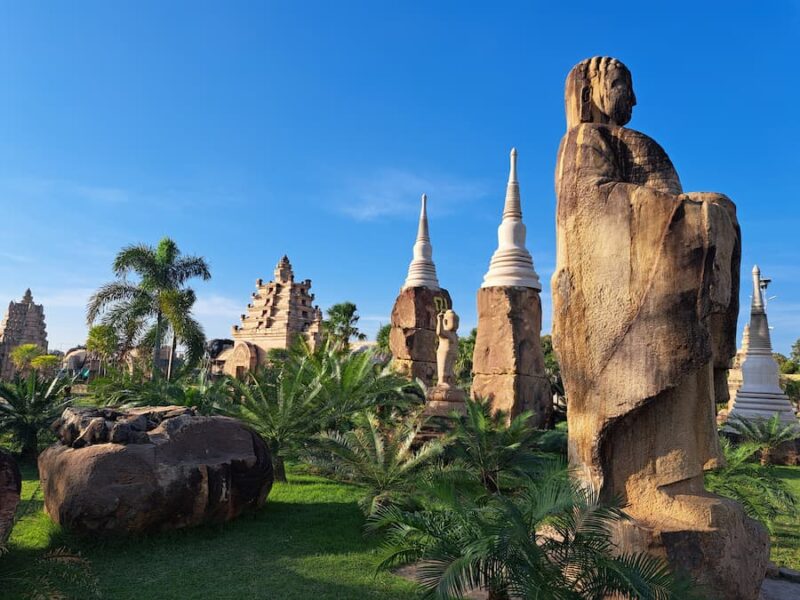 Khmertempels in Buriram 11 Kritiek op de Phu Man Fah Monastery bij Nang Rong in Buriram © Bert Sitters