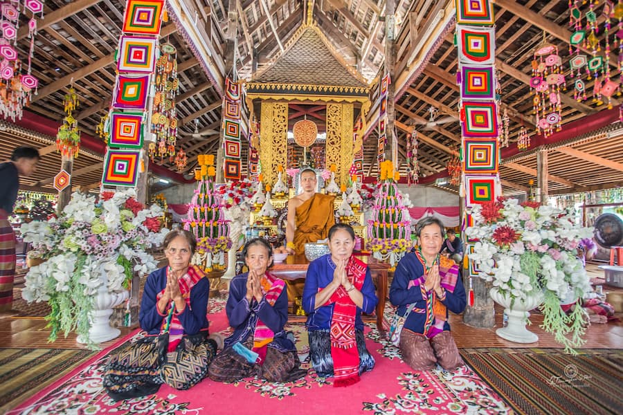 Het oosten van de provincie Kalasin 7 Phu Thai in Wat Wang Kham © Peter Vanzanten