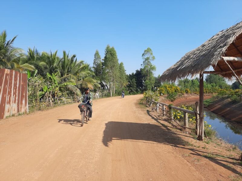 Provincie Nakhon Ratchasima (Korat): grootste provincie in de Isaan 15 Fietsen langs de irrigatiekanaaltjes © Bert Sitters