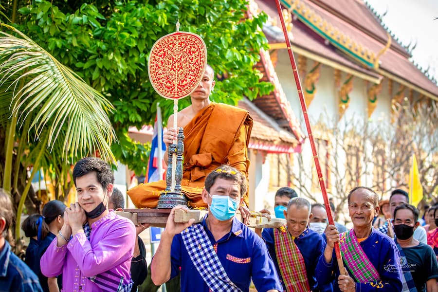 Het oosten van de provincie Kalasin 8 De Phu Thai tijdens een ceremonie © Peter Vanzanten