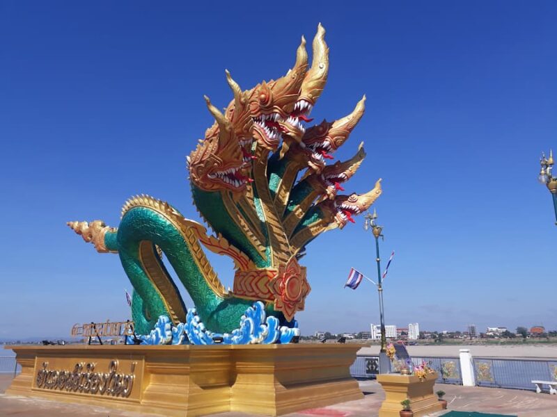 De Naga met aan de overzijde Vientiane © Bert Sitters
