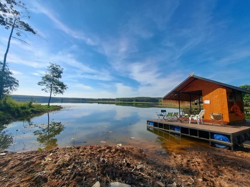 Heuvellandschap in het oosten van Bueng Kan 10 Leuk meertje bij de Phu Thok © Bert Sitters