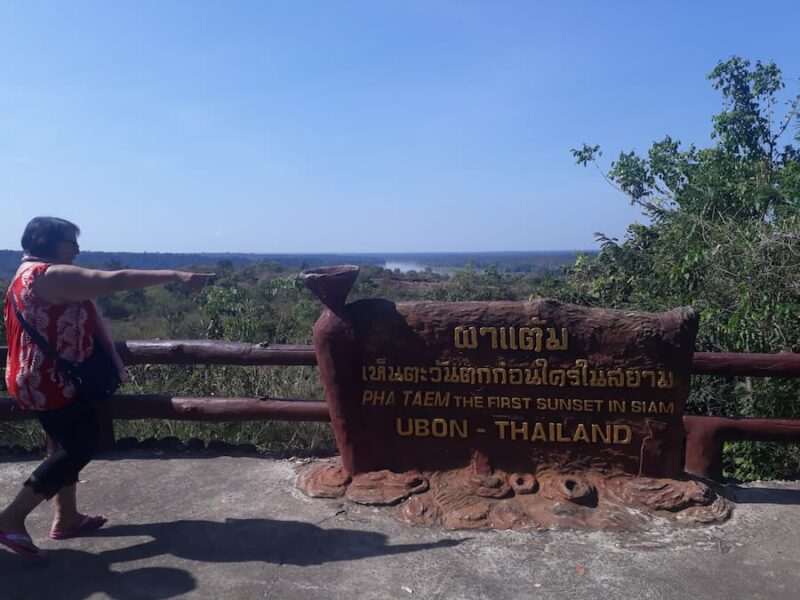 Khong Chiam 14 De vroegste zonopgang in Thailand © Bert Sitters