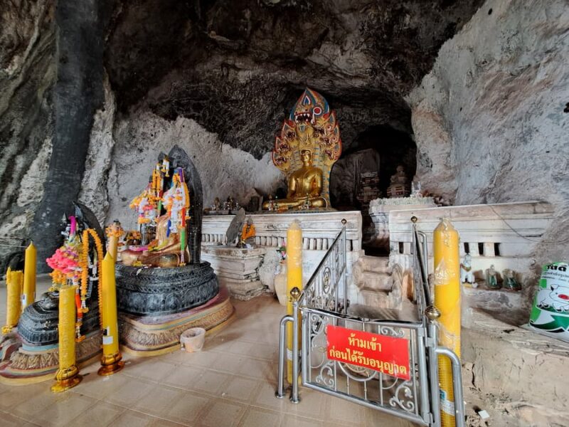 Provincie Nong Bua Lamphu 10 Tham Suwannakhuha grot © Bert Sitters