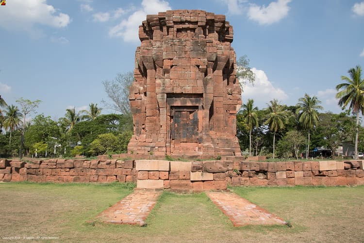 Provincie Nakhon Ratchasima (Korat): grootste provincie in de Isaan 12 Prasat Bang Prang is een archiolologische vindplaats © Patrick le Petit
