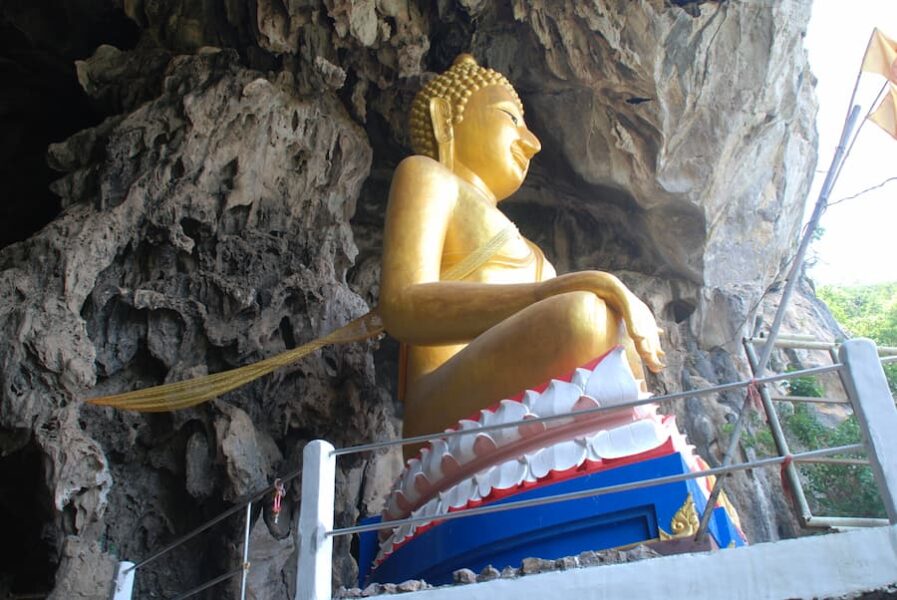 De Erawan Grot in het westen van de provincie Nong Bua Lamphu en de omgeving 2 Erawan Grot © Margot Baars