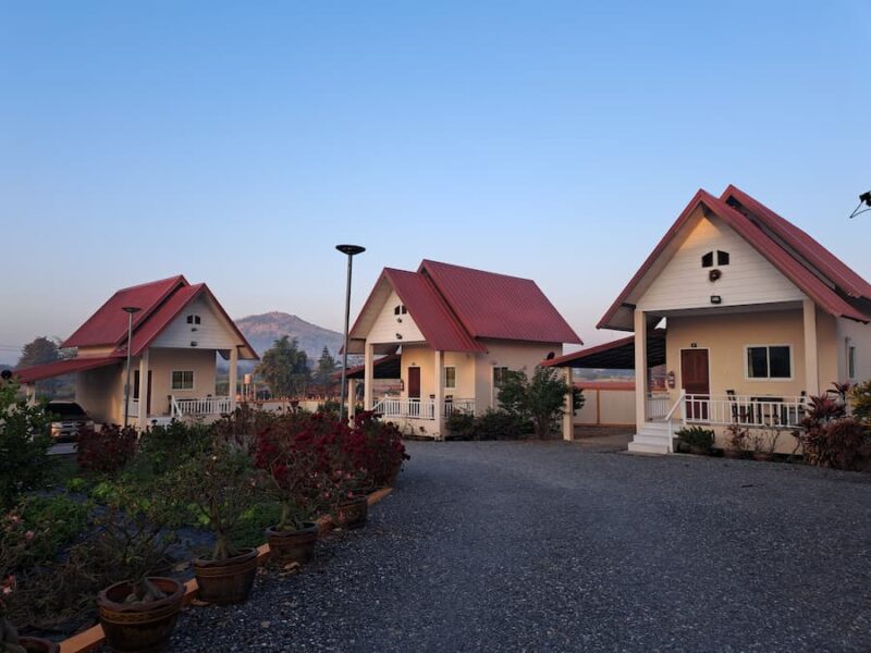 De Erawan Grot in het westen van de provincie Nong Bua Lamphu en de omgeving 9 Leuke bungalows © Bert Sitters