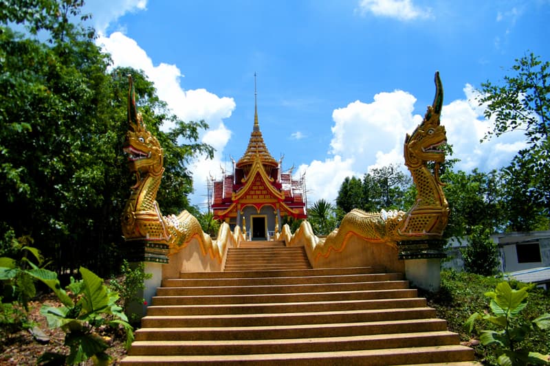 Wat Pha Tak Sua  © TAT
