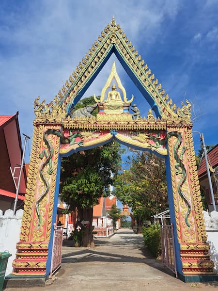 Khemmarat pareltje aan de Mekong 10 Rijk gedecoreerde ingang © Bert Sitters