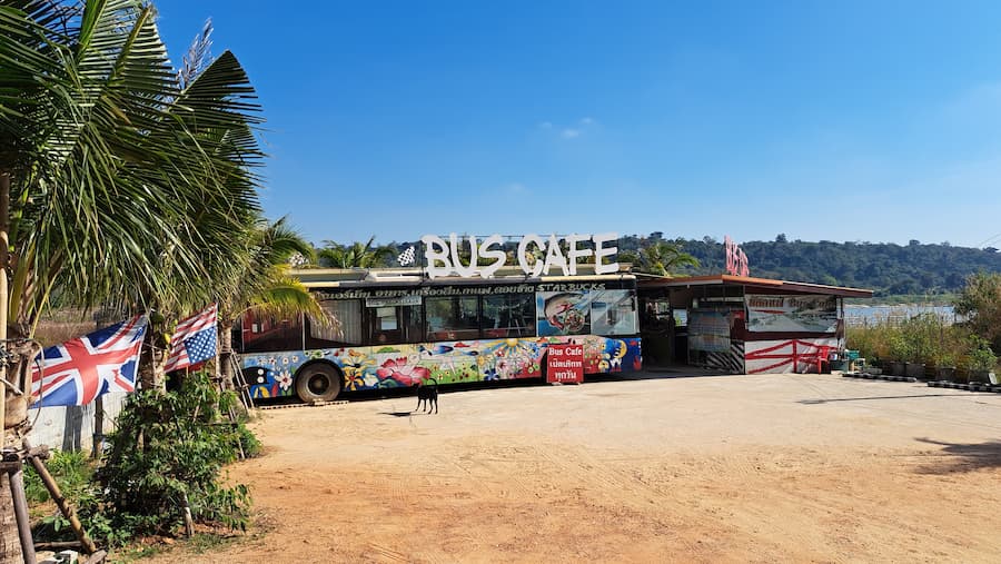 Buscafé aan de Mekong © Bert Sitters