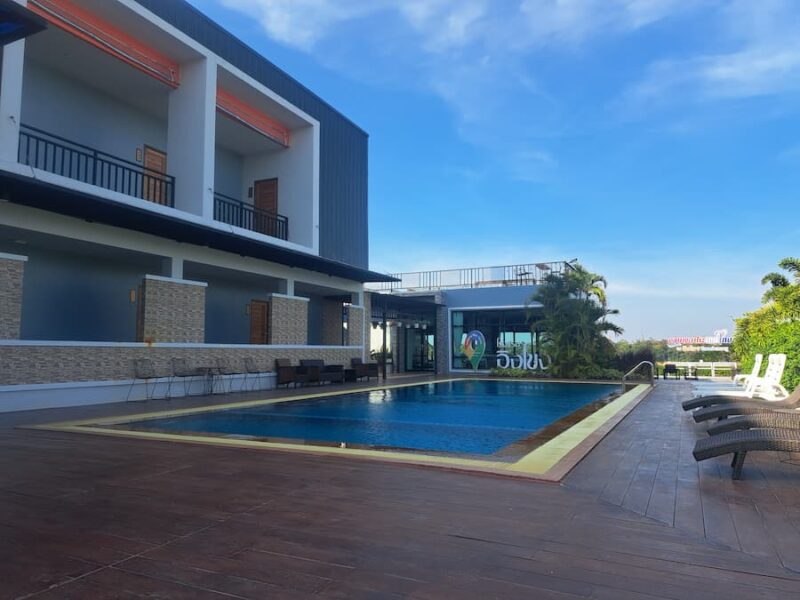 Khemmarat pareltje aan de Mekong 12 Ing Khong Hotel met zwembad © Bert Sitters