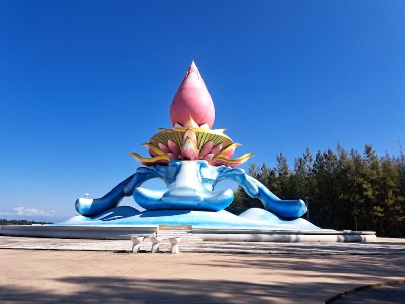 Phon Phisai 5 International Buddhist Park © Bert Sitters