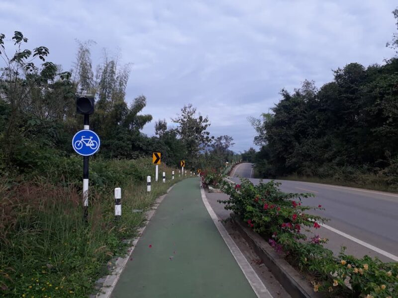 Provincie Loei: het Klein-Zwitserland van Thailand 11 heuvel op, heuvel af © Bert Sitters