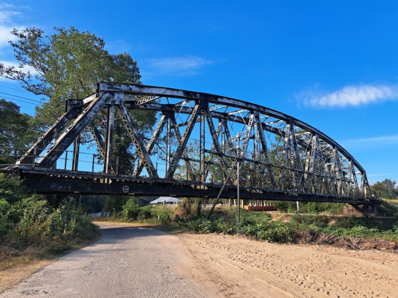De Mun en de Chi in Ubon Ratchatani 14 De treinen bonken op het stalen monster over de Chi River © Bert Sitters