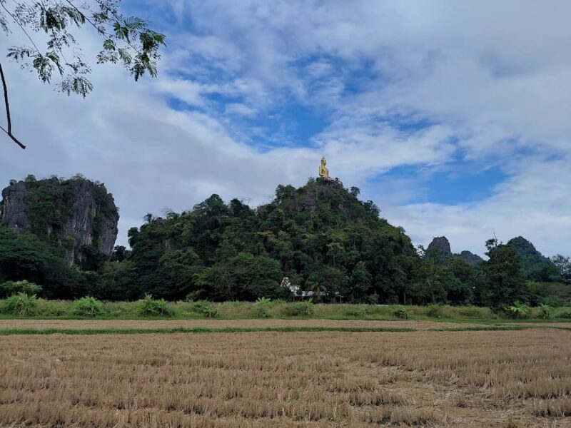 De-Bhoeddha-markeert-de-grot-©-Bert-Sitters