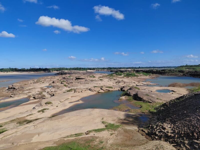 De Mekong in de provincie Ubon Ratchathani 6
Hat-Chom-Dramatic-Rock-Formations-©-Bert-Sitters