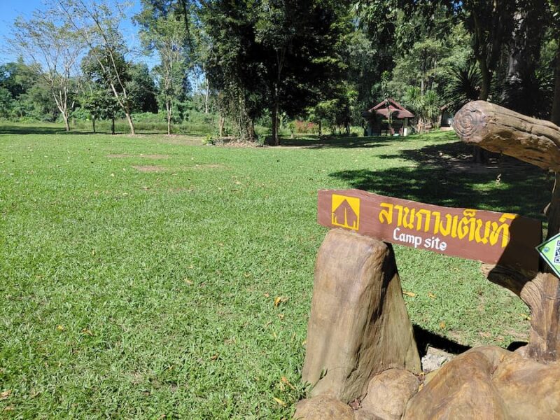 Kampeerveld-in-het-Nayuung-Namsom-National-Park-©-Bert-Sitters