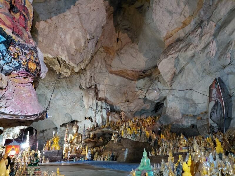 Wat-Pa-Tham-Khlong-©-Bert-Sitters