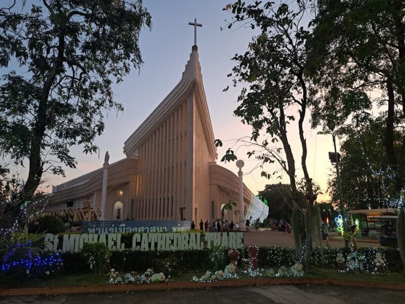 Tha Rae het katholieke dorp 4 De St. Michaels Kathedraal in de provincie Sakhon Nakhon. © Bert Sitters